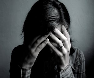 التجاهل قد يتسبب في كارثة.. 5 أشياء تشير إلى معاناتك من اضطراب ما بعد الصدمة