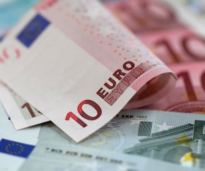 سعر اليورو اليوم الأحد 9-9-2018