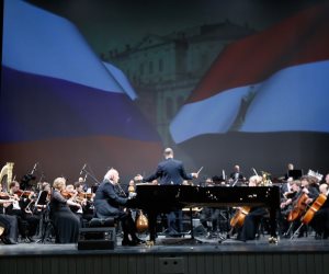 تنظيم تاريخي عالمي.. عمر خيرت يحيى حفلا على مسرح "مارينسكى" في روسيا (صور)