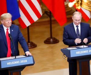 روسيا الحيرانة تراقب ترامب القلقان.. لماذا تراجع دونالد عن موقفه الناعم من موسكو؟