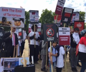 الاعتداء على وقفة احتجاجية ضد تميم كشف المستور: قصة حقوقي تحول إلى مرتزق