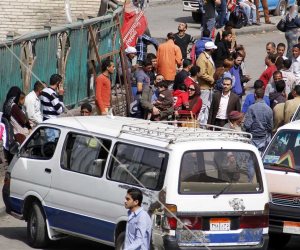 «جمهورية السواقين».. متى يشعر المواطن بالراحة والأمان أثناء «ركوب الميكروباص»؟