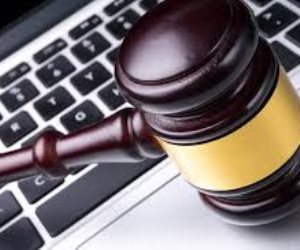 القانون يحظر نشر مصنف أو تسجيل صوتي عبر الإنترنت بدون إذن