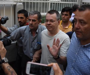 اتهامات مضحكة وسخيفة.. «المقلوبة» سر تمسك أردوغان بسجن القس الأمريكي 