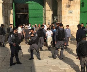 تحت حماية شرطة الاحتلال.. عشرات المستوطنين الإسرائيليين يقتحمون المسجد الأقصى  