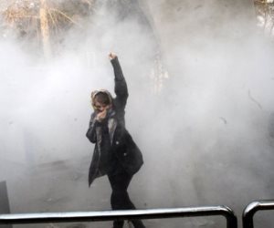 للمرة الثانية على التوالى.. سر هجوم المتظاهرين الإيرانيين على الحوزات العلمية 