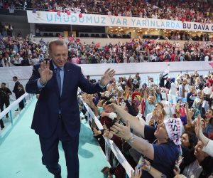 أردوغان ونسيبه خربوها.. جحيم أسعار المنتجات الغذائية يكوي المواطن التركي 