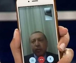 أردوغان ينقلب على هاتفه الشخصي.. سر عداء الرئيس التركي لـ«آيفون » 