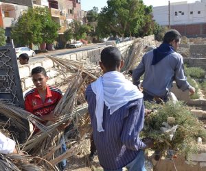 طقوس العيد في الصعيد.. زيارة المقابر لا تنقطع والمعايدة تتحول إلى «كعب داير»