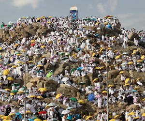  «عشية عيد الأضحى».. الحجاج يغادرون جبل عرفات نحو مزدلفة