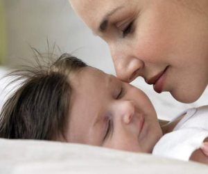 «هيجننك من كتر الزن».. نصائح للأمهات حديثي الولادة لضبط أوقات نوم أطفالهن