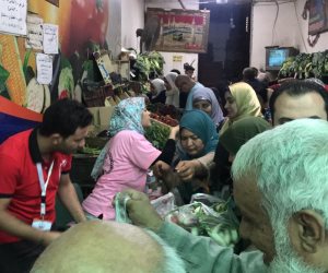 "كلنا واحد" تتواصل تحت رعاية الرئيس.. الداخلية توفر الخضروات والفاكهة بأسعار منخفضة (فيديو)