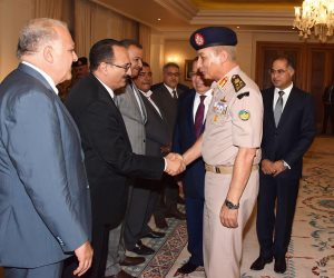 وزيـر الدفاع يلتقي أعضاء البرلمان.. والنواب يهنئون القوات المسلحة بذكرى انتصار أكتوبر