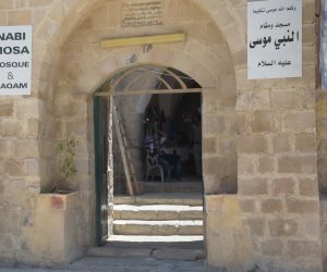 أين دفن نبي الله موسى.. قصة القبر الحائر بين الأردن ودمشق