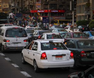 حملات لرصد مخالفات السيارات بمحاور القاهرة والجيزة