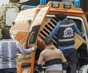 تجاهل الواقعة يمثل خطراً على الأمن القومي..سيارة إسعاف تنقل «عفش» من سوق الجمعة (صور)