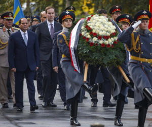 الرئيس السيسي يصل سوتشي قادماً من موسكو ويلتقي بوتين الأربعاء 