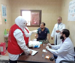 الدولة تحافظ على صحة المصريين.. إنجازات مصر في قطاع الصحة: 9 مبادرات والمستفيدون بالملايين (فيديو)