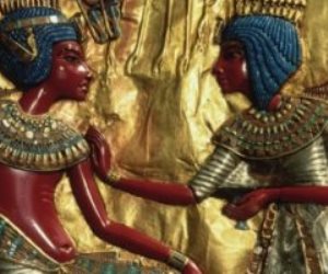 رحلة 5 آلاف عام.. صحيفة تبرز 5 قطع لا يمكن تفويتها فى المتحف المصرى الكبير