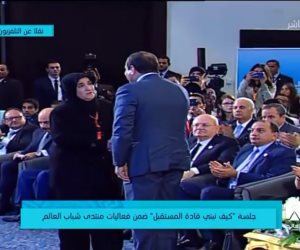 لمسة وفاء وعرفان من الرئيس.. السيسي يُعزي والدة عبد الوهاب يسري في منتدى شباب العالم