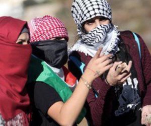 الفلسطينيات يعانين الأمرين: الاحتلال أمامهن.. وتشريعات حماس خلفهن