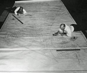 شاهد كيف كان المهندسون يصممون رسوماتهم قبل اختراع برنامج أوتوكاد (صور)