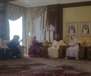 وزير التسامح الإماراتي يقيم مأدبة غداء على شرف أحد أبرز القيادات الروحية الهندوسية