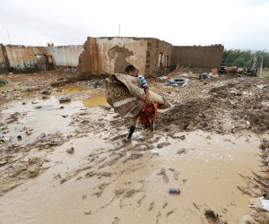 بعد غرق 70% من قضاء البصرة خسائر سيول العراق في تزايد: آلاف النازحين وغرق مئات المنازل
