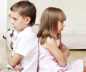 لو ابنك غلباوي ومطلع عينك.. الدليل الكامل للتعامل مع الطفل المتمرد