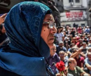 بعد 23 عاما من حزن القرنفل الأحمر.. «أمهات السبت» تكشف وجه أردوغان القبيح 