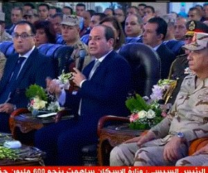 الرئيس السيسي يسلم عقود 10 وحدات سكنية بمشروع إسكان بشاير الخير 2