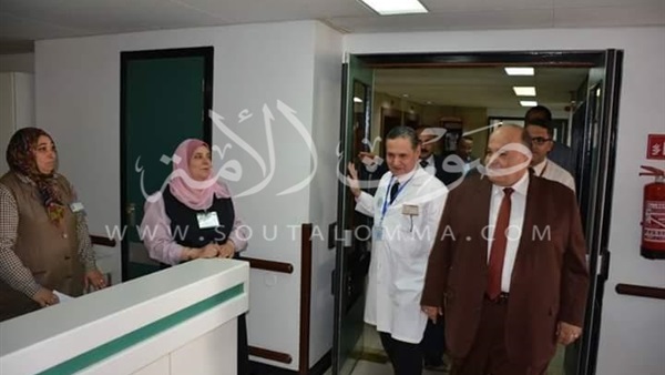 بالصور.. محافظ الدقهلية يتفقد مركز الكلى والمسالك البولية بجامعة المنصورة