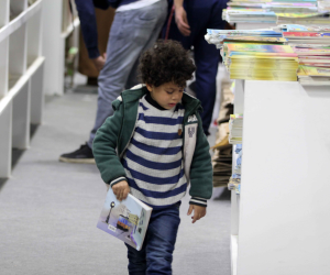 معرض القاهرة للدولى للكتاب يجمع الأسر تحت شعار "قراءة وفسحة وتكنولوجيا حديثة"