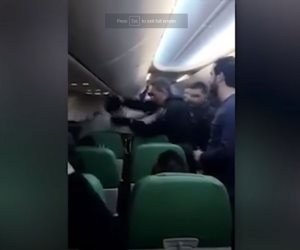 معركة داخل طائرة في الجو بعد "تكبيرة الصلاة"