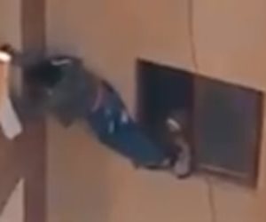فيديو مرعب وغضب عارم.. أم "بلا رحمة" تحاول قذف ابنها من الشباك