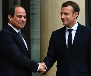 الرئيس الفرنسي ماكرون يصل مطار القاهرة قادماً من أبو سمبل