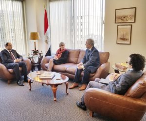 سفير مصر في كندا يلتقى مع مسئولي المجلس الكندي الدولي