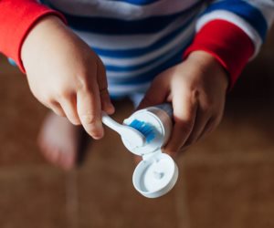  هل استخدام الفلورايد في المعجون بشكل يومى آمن للأطفال ؟ 