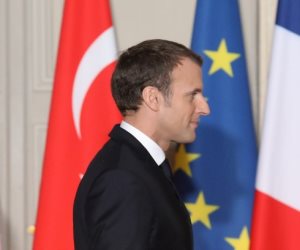 «عاصمة النور» تتصدى لـ «سفاح الظلام».. باريس تقود أوروبا في مواجهة أردوغان
