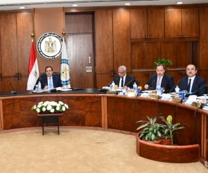 خطوات نحو تحويل مصر لمركز إقليمي للطاقة.. مشروعات خطوط الأنابيب أبرزها