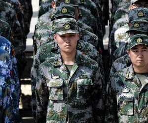 ماذا يفعلون في كراكاس؟.. سر وصول جنود صينيون وروس إلى فنزويلا
