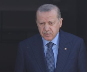 رغم انتشار كورونا.. أردوغان يواصل معاقبة معارضيه
