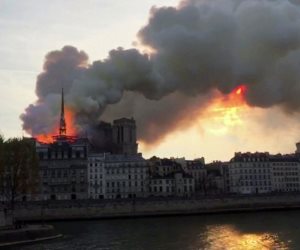 الخارجية: نتابع ببالغ الأسى والحزن حادث حريق كاتدرائية نوتردام بفرنسا