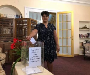 مستشارة الاتحاد الإفريقي تدلى بصوتها فى بلجراد