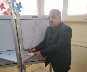 رئيس اللجنة الأوليمبية يدلي بصوته في الاستفتاء على التعديلات الدستورية