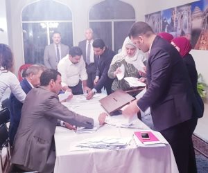بدء فرز الاصوات على التعديلات الدستورية بمسقط (صور)