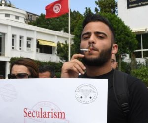 أفطروا في نهار رمضان.. القبض على أساتذة جامعيين بإحدى مقاهي تونس
