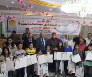 نقيب المعلمين يكرم طلاب محافظة الجيزة المتفوقين بمقر النقابة العامة (صور)