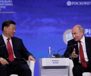 روسيا تدخل المعركة.. هكذا انتقد «بوتين» ممارسات أمريكا ضد العملاق الصيني «هواوي»