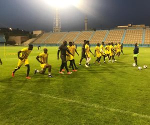 منتخب زبمبابوى يواصل التدريب على ملعب «السكة الحديد» (صور)